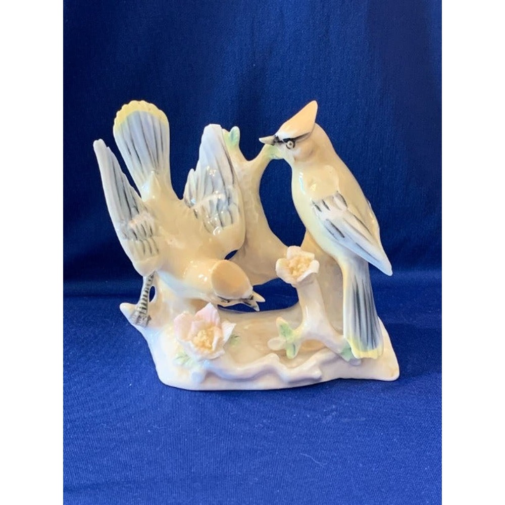 Vintage Ardalt Japan Verithin Waxwing Bird Figurine #665